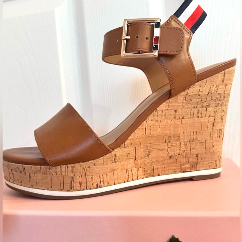 TOMMY HILFIGER ~ Kaline Tan Wedge Espadrille Sandals w/Cork Platform - Picture 3 of 8
